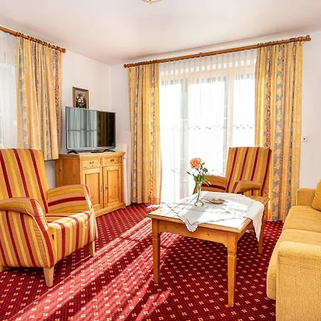 Gaestehaus Buechele Kleinwalsertal Landhuis Hirschegg (Vorarlberg)